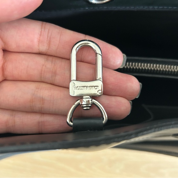 Louis Vuitton Black Epi Leather Passy GM - Picture 11 of 16